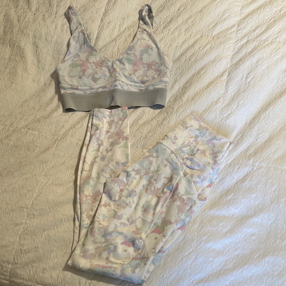 Fabletics Floral Print Women's active Set